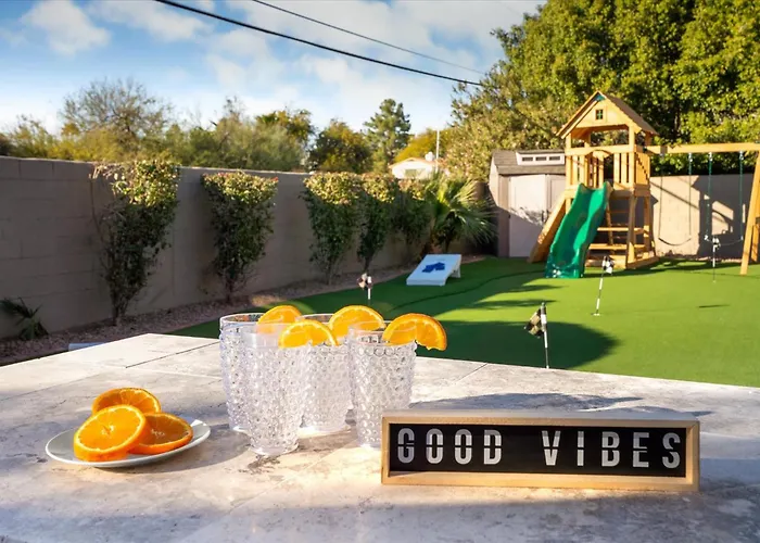 Holiday home Epic Family Pool Slide Putt Putt Theatre *